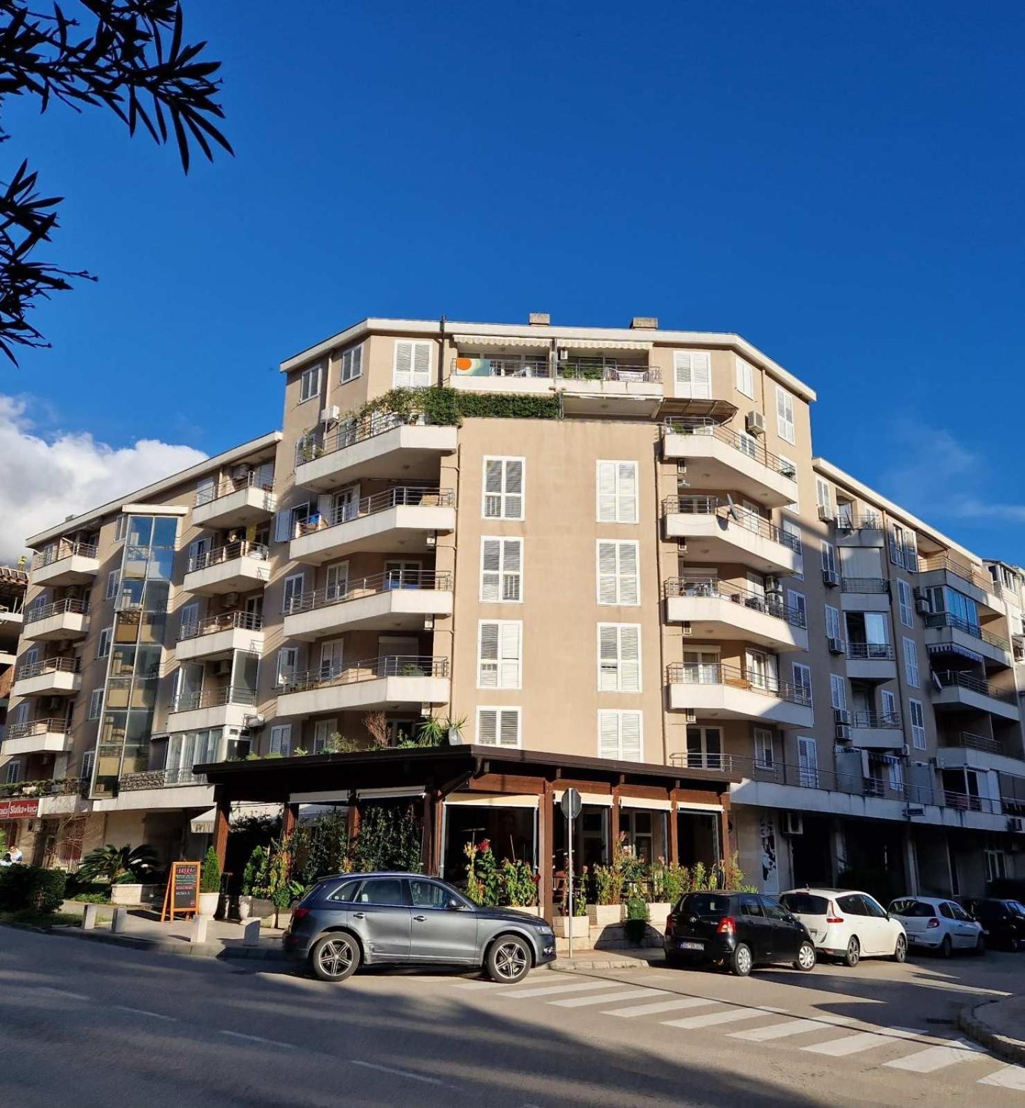 Modern Comfort Free Parking Apartment *